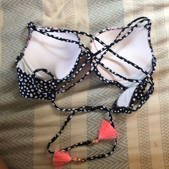 Victoria’s Secret bikini top - Picture 2 of 2